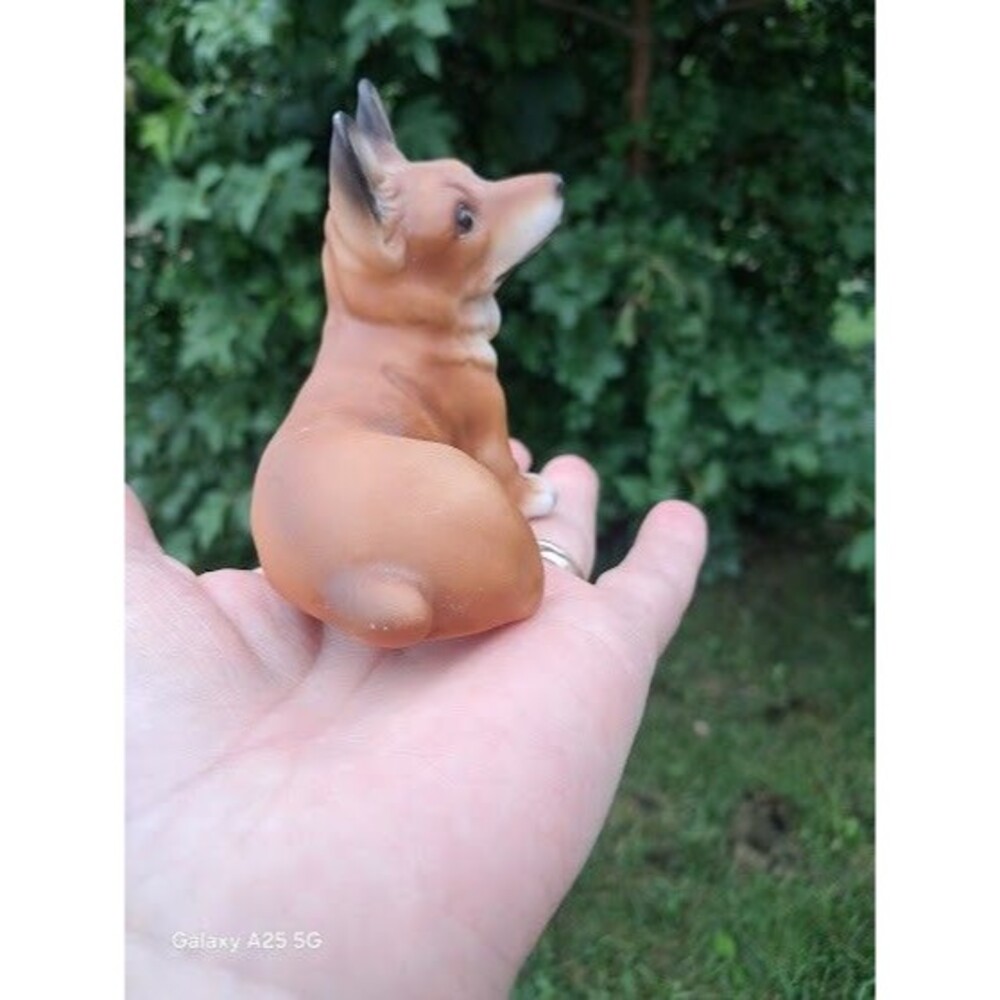 Vintage Corgi Ceramic Dog Signed JK and Numbered Corgi Lover Glazed Figurine - Picture 7 of 9